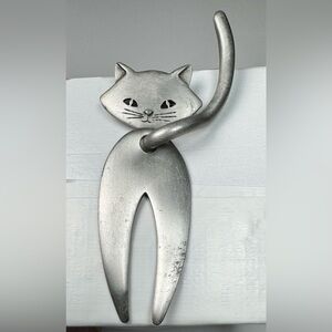 Vintage JJ Jonette Kitty Cat Brooch Pin Brushed Finish Movable Head Tail 4.5" GC